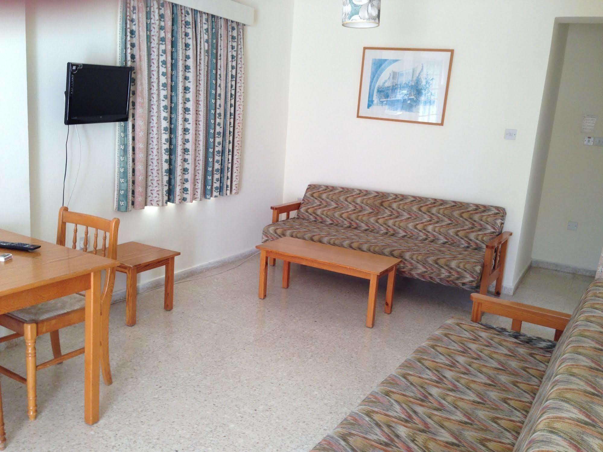 Constantaras Apartments Protaras Esterno foto