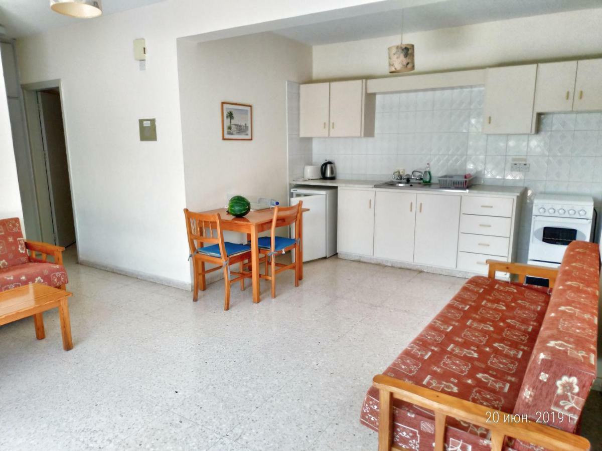 Constantaras Apartments Protaras Esterno foto
