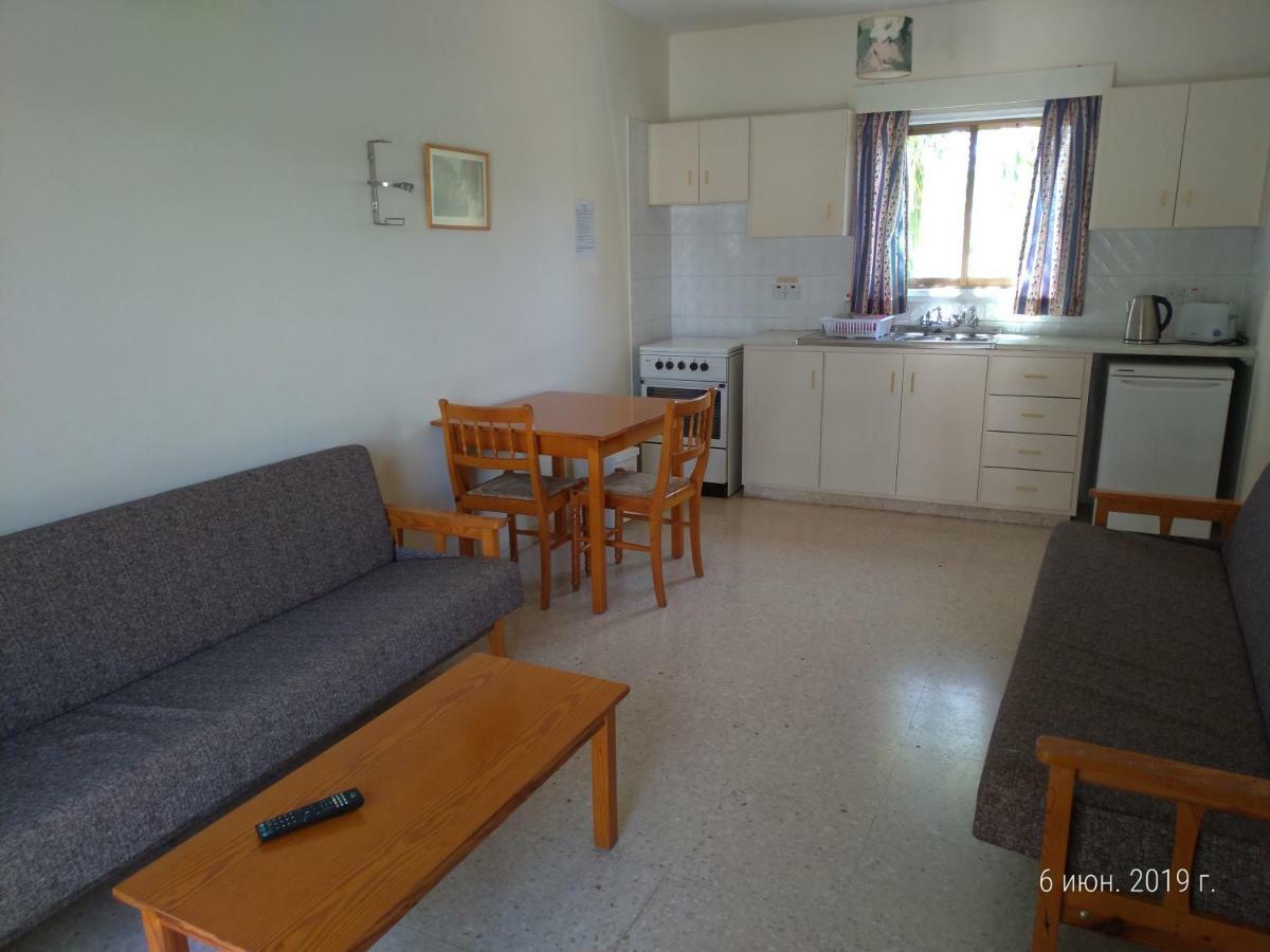 Constantaras Apartments Protaras Esterno foto